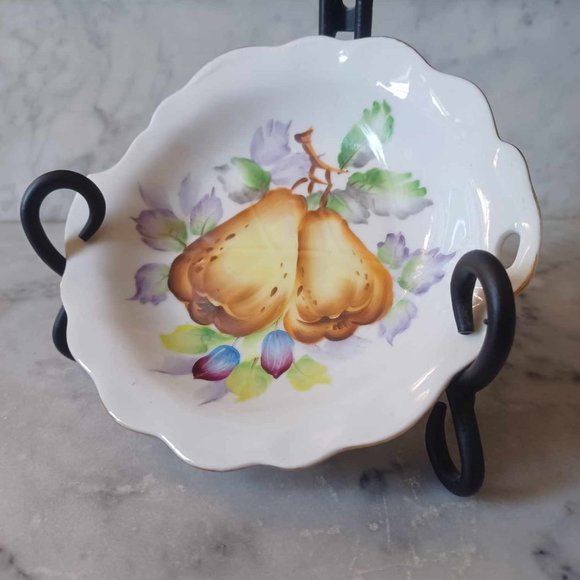 MCM UCAGCO Japan Hand Painted Pears, Small Plate, Unusual Rim, Vibrant Colors - Picture 6 of 9